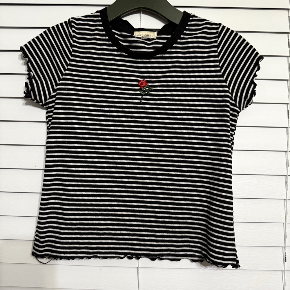 Heart Hips girls Black and White Striped Short Sleeve Top size L
